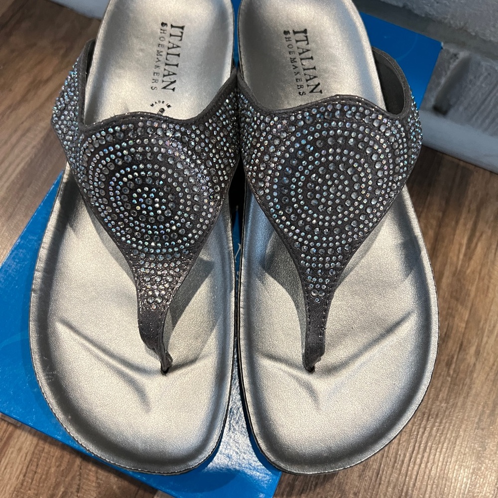 Italian Shoemakers Lille Sandals Size 7.5 Color:Pewter